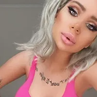 Bia Khalifa, dependentă de „tuning” estetic. Cu nasul bandajat, vrea „fund de braziliancă”. / Foto: cancan.ro