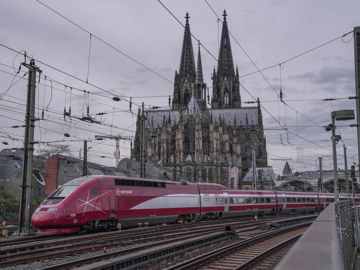 Linii de cale ferată de mare viteză vor conecta orașele UE. România, ocolită. Circulăm cu 46 km/oră