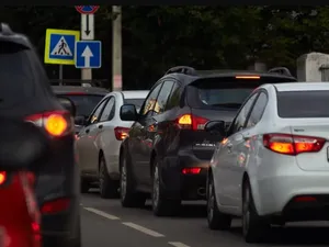 Trafic intens pe Autostrada Soarelui și între staţiunile de pe litoral. Rute alternative - FOTO: Unsplash (Imagine cu rol ilustrativ)