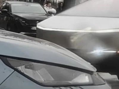 Mașina cu design nemaivăzut, interzisă în Europa, a apărut pe străzile din România! ”E pericol public” / ”Legalizați-o”