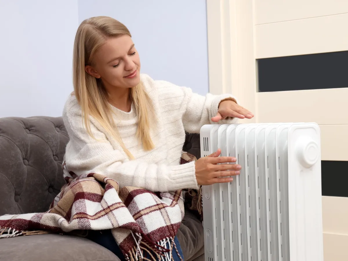 Praful îți poate crește factura la energie electrică. De ce să cureți caloriferele cât mai des