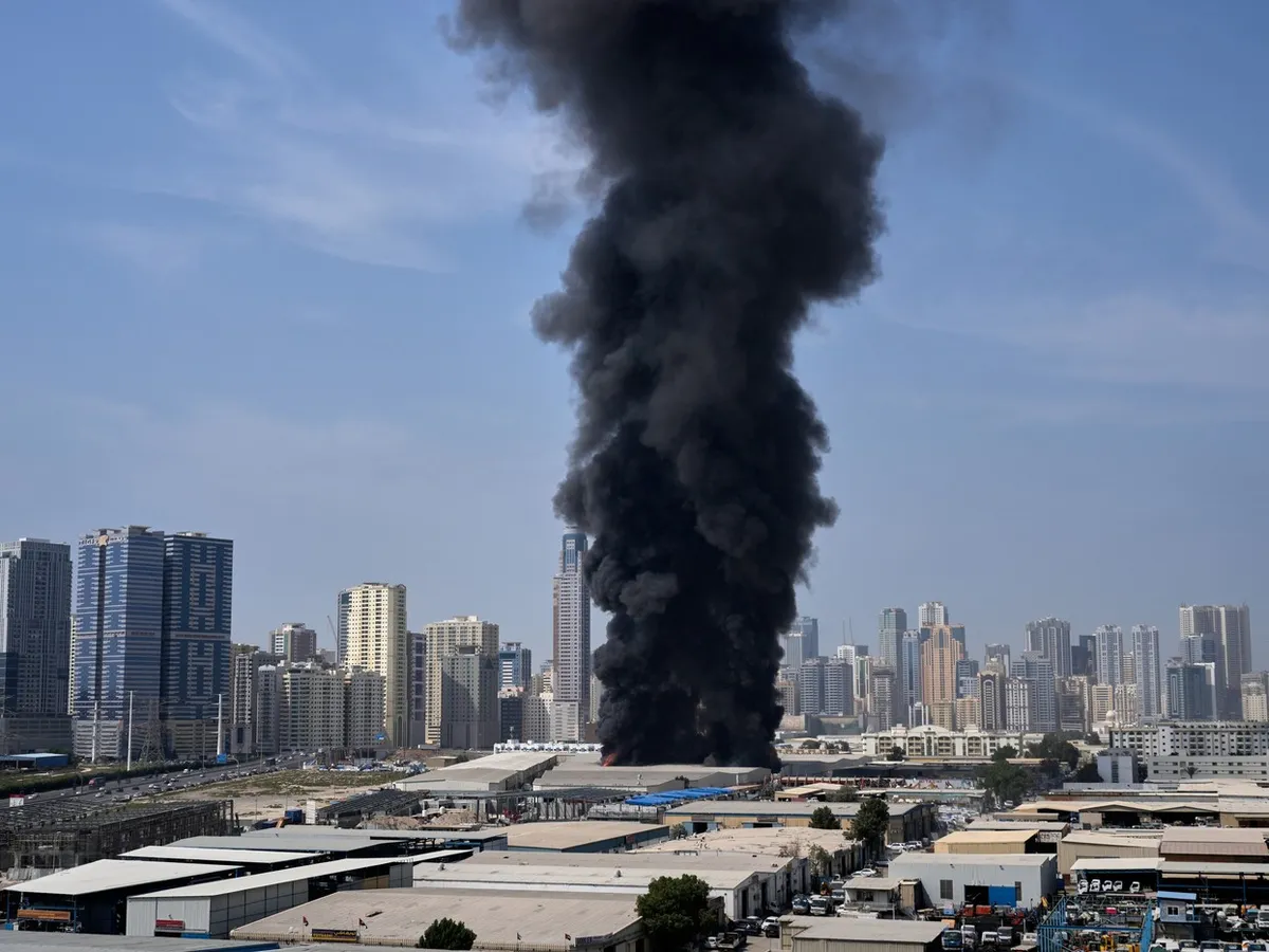 VIDEO Panică în Dubai, paradisul turiștilor. Iran atacă intenționat hoteluri de lux și centre comerciale