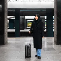 Aeroportul din Dubai reia parțial operațiunile după suspendarea temporară provocată de o interceptare aeriană - Foto: Freepik (Imagine cu rol ilustrativ)