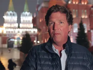 Tucker Carlson susține că administrația Biden a încercat să îl ucidă pe Putin