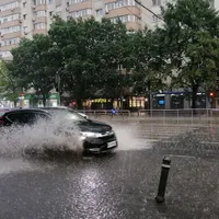Vremea a făcut ravagii în Capitală. Vântul de peste 90 km/h a doborât tot. Când revine canicula? - Foto: Arhiva