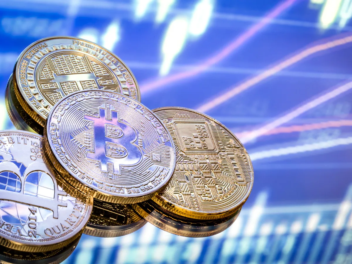 Donald Trump a mutat câștigurile din cripto în acțiuni și obligații, în timp ce investitorii au pierdut bani