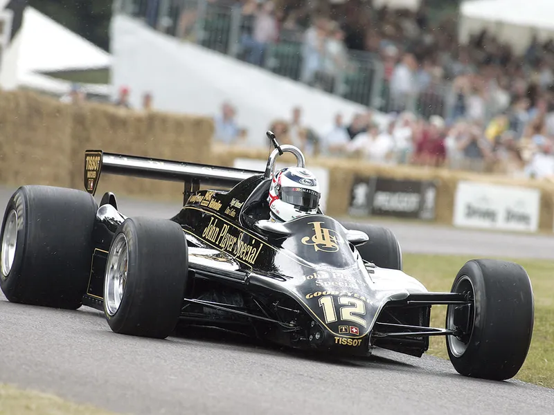 Nigel Mansell a pilotat la FoS 2022 un monopost Lotus 91