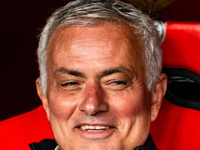 Lovitură de teatru: îi pun contractul pe masă lui Jose Mourinho!