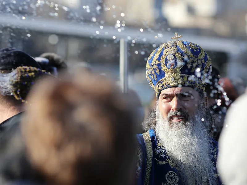 Moliftele Sfântului Vasile cel Mare îi aduc lui ÎPS Teodosie o nouă interdicţie, de la Biserică - Foto: INQUAM PHOTOS/Sabin Cirstoveanu