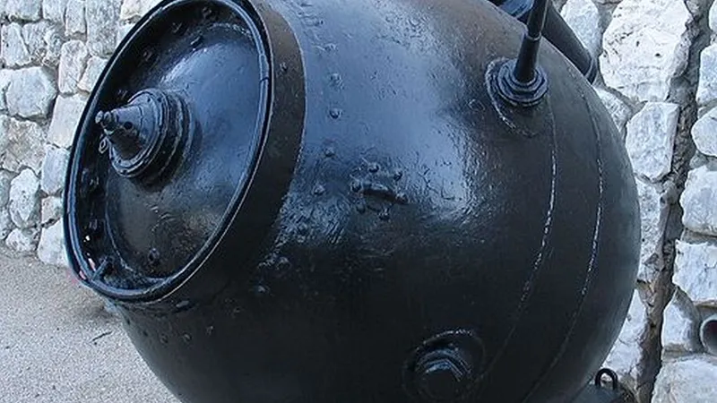 Ucraina avertizează: Mine antinavă plutesc de-a lungul coastei Mării Negre, din cauza furtunii - Foto: Wikimedia/User:Bukvoed.