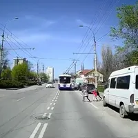Accident grav, evitat la limită. Ce reacție au avut șoferii și cum au scăpat trei copii Foto: piataauto.md