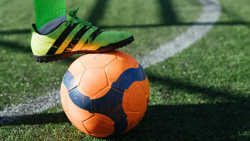Care este fotbalistul român inclus pe pe lista celor mai importante transferuri din această iarnă - Foto: Pexels/RF._.studio