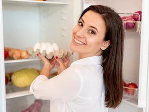 Trucul simplu prin care elimini umiditatea din frigider - Foto: Freepik (cu rol ilustrativ)