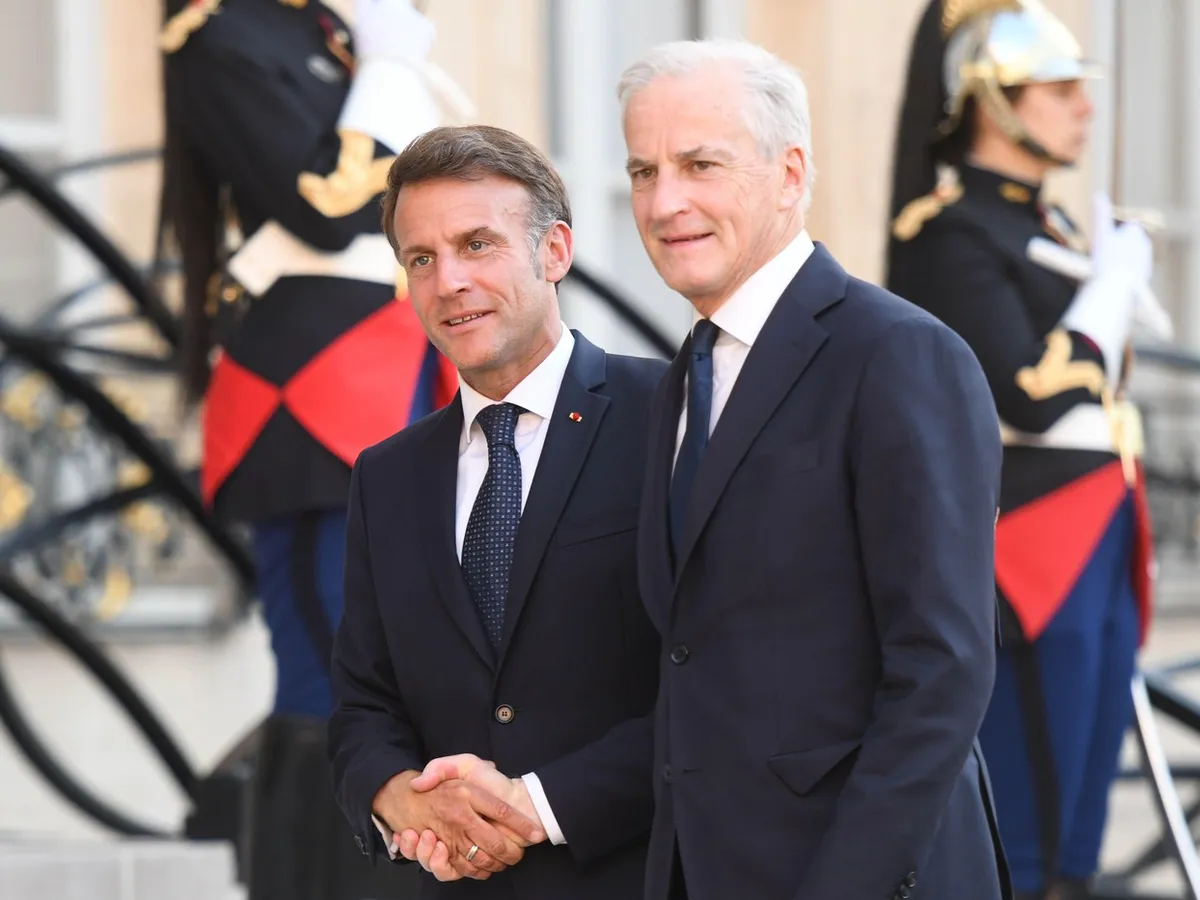 Macron și prim-ministrul norvegian, Jonas Gahr Stoere, au semnat un acord de descurajare nucleară - Foto: Profimedia Images