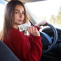 Reînoirea permisului auto în 2025. Cum se face și de ce acte ai nevoie. Explicația pas cu pas - Foto: Profimedia images