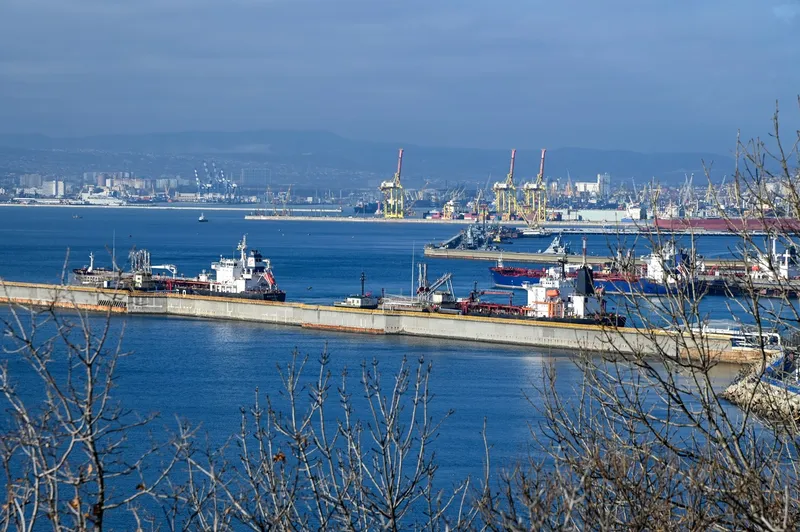 16 nave, majoritatea &icirc;ncărcate cu țiței și combustibil venezuelean, au părăsit apele țării - Foto: Profimedia Images (imagine cu rol ilustrativ)