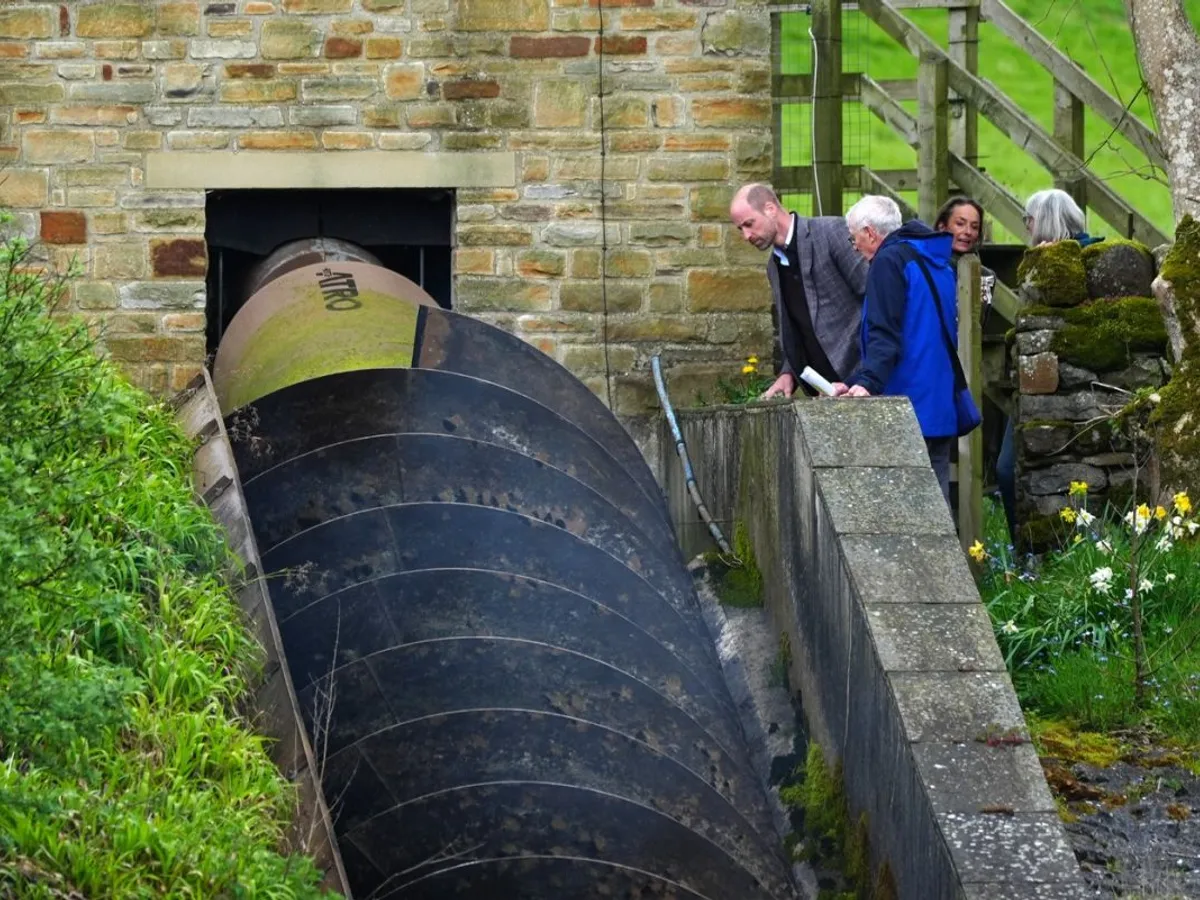 Prinţul William al Marii Britanii vizitează la Bainbridge uzina River Bain Hydro - Foto: Profimedia Images