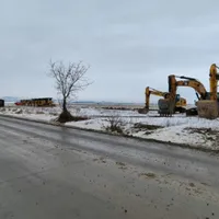 Desfășurare de forțe pe A7-A8: Au ajuns primele utilaje pentru construcția care va avea 12 pasaje - Foto: Ziarul de Iași