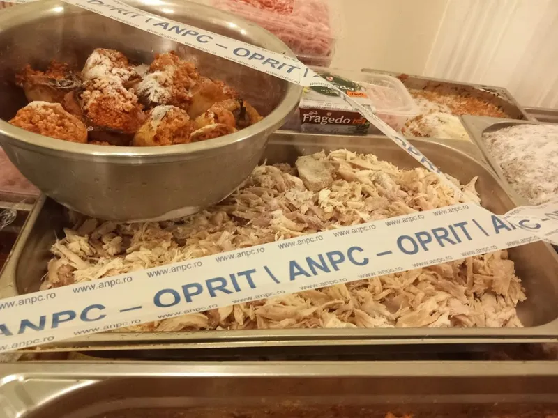 Restaurantul Parlamentului a fost amendat cu 72.000 lei. ANPC a găsit nereguli grave Foto: Facebook/ ANPC