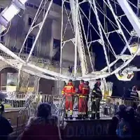 Alertă, la Târgul de Crăciun din Constanța. 45 de persoane, blocate în roata panoramică - Foto: captură video