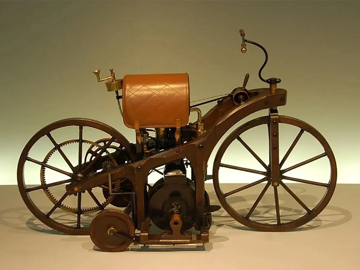 Modelul Daimler&Maybach din 1885