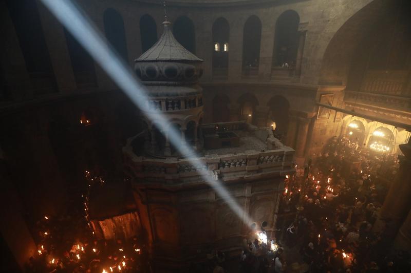 Ce este Lumina Sfântă de la Ierusalim? Când va fi adusă în România, anul  acesta? | Newsweek Romania