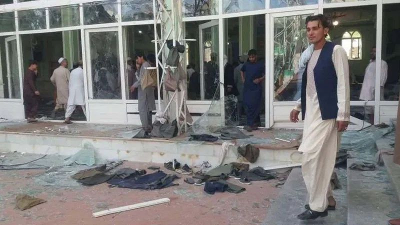 Atentatul sinucigaş din Kandahar, soldat cu 41 de morţi, revendicat de Stat Islamic-Khorasan. / Foto: pipanews.com