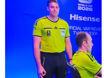 S-a cerut excluderea arbitrului Shaun Evans de la Cupa Mondială pentru gestul făcut! FIFA a deschis o anchetă