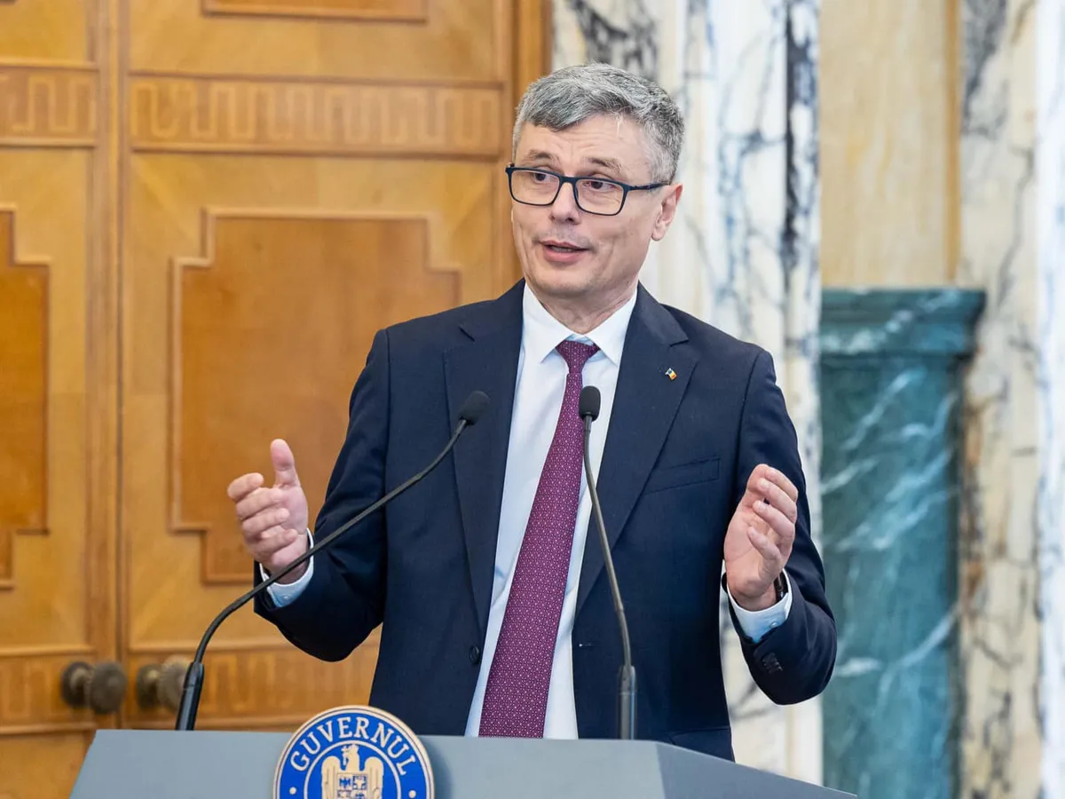 Virgil Popescu: Lansăm un program pentru montarea de panouri fotovoltaice la instituțiile publice” - FOTO: Facebook/Virgil Popescu