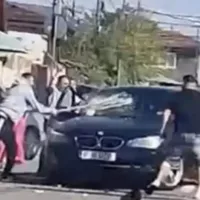 Mascații au descins în Pantelimon după scandalul cu bâte. Un elicopter survolează și caută agresorii Foto: Captura video Antena3