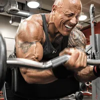 Dwayne Johnson nu va mai folosi arme adevărate la filmele sale după drama din filmul lui Baldwin / XXl Nutrition