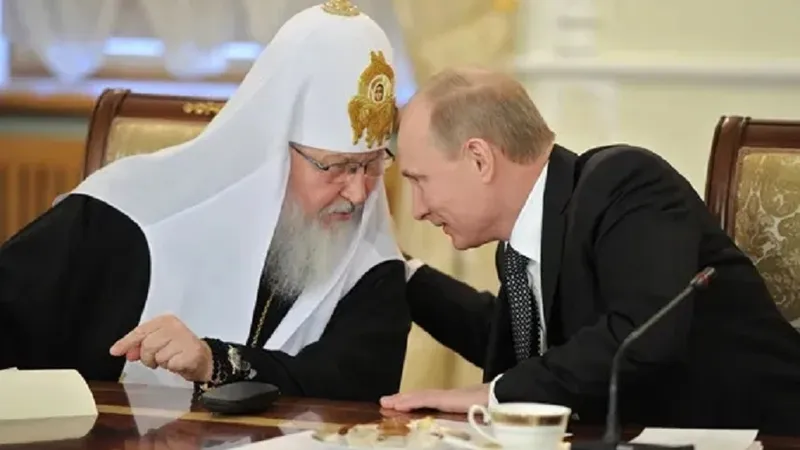 Averea fabuloasă este motivul pentru care Patriarhul Kirill al Moscovei se închină la Putin Foto: RIA Novosti