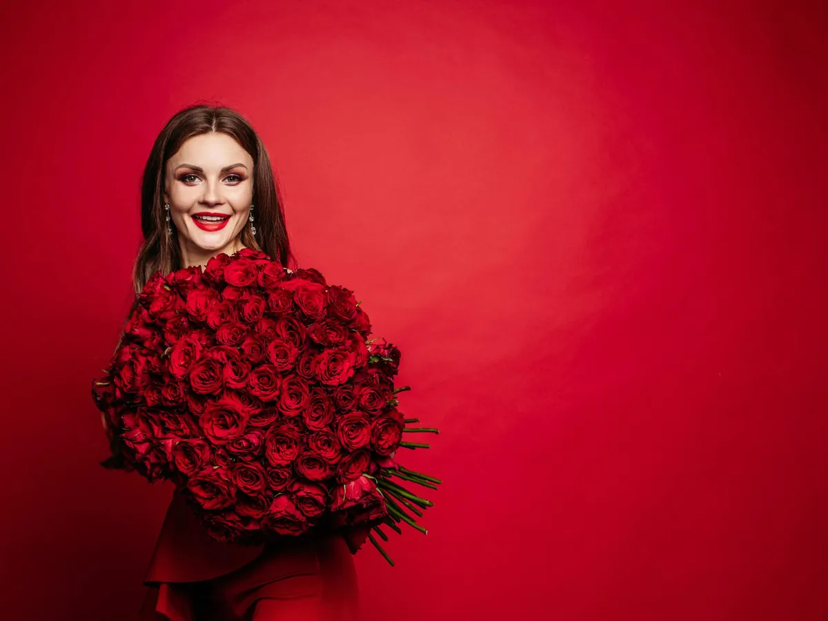 Nu purta niciodată roșu ca invitat la nuntă. Motivul te va deruta, dar mulți cred în această tradiție bizară