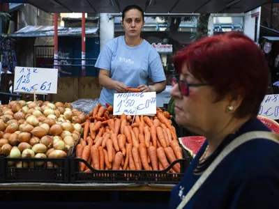 În Bulgaria, comercianții afișează prețurile în leva și euro - Foto: Profimedia Images