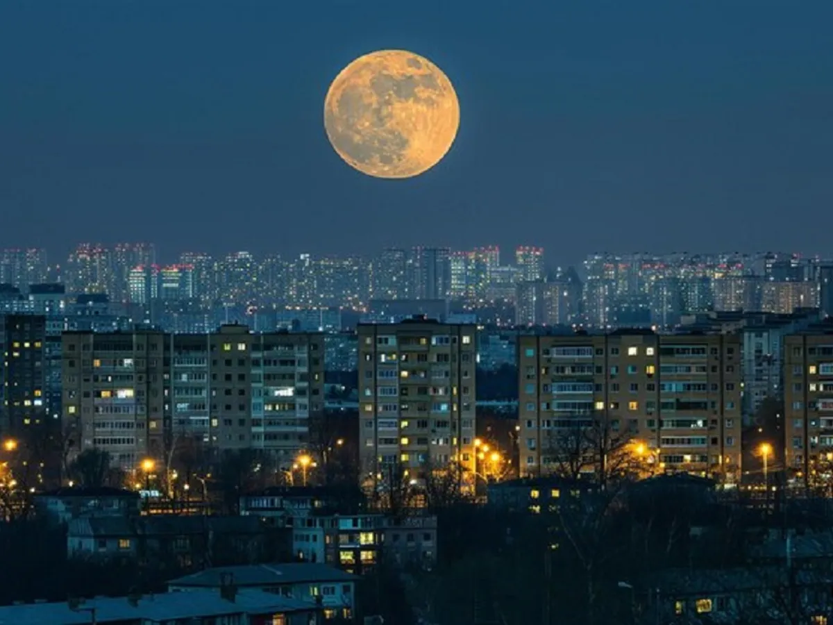 Superluna albastră se vede și din România. La ce oră apare și de ce i se spune astfel? - Foto: freepik.com (rol ilustrativ)