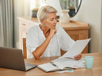 Pensionară cu surpriză rea la pensie - Foto: Freepik