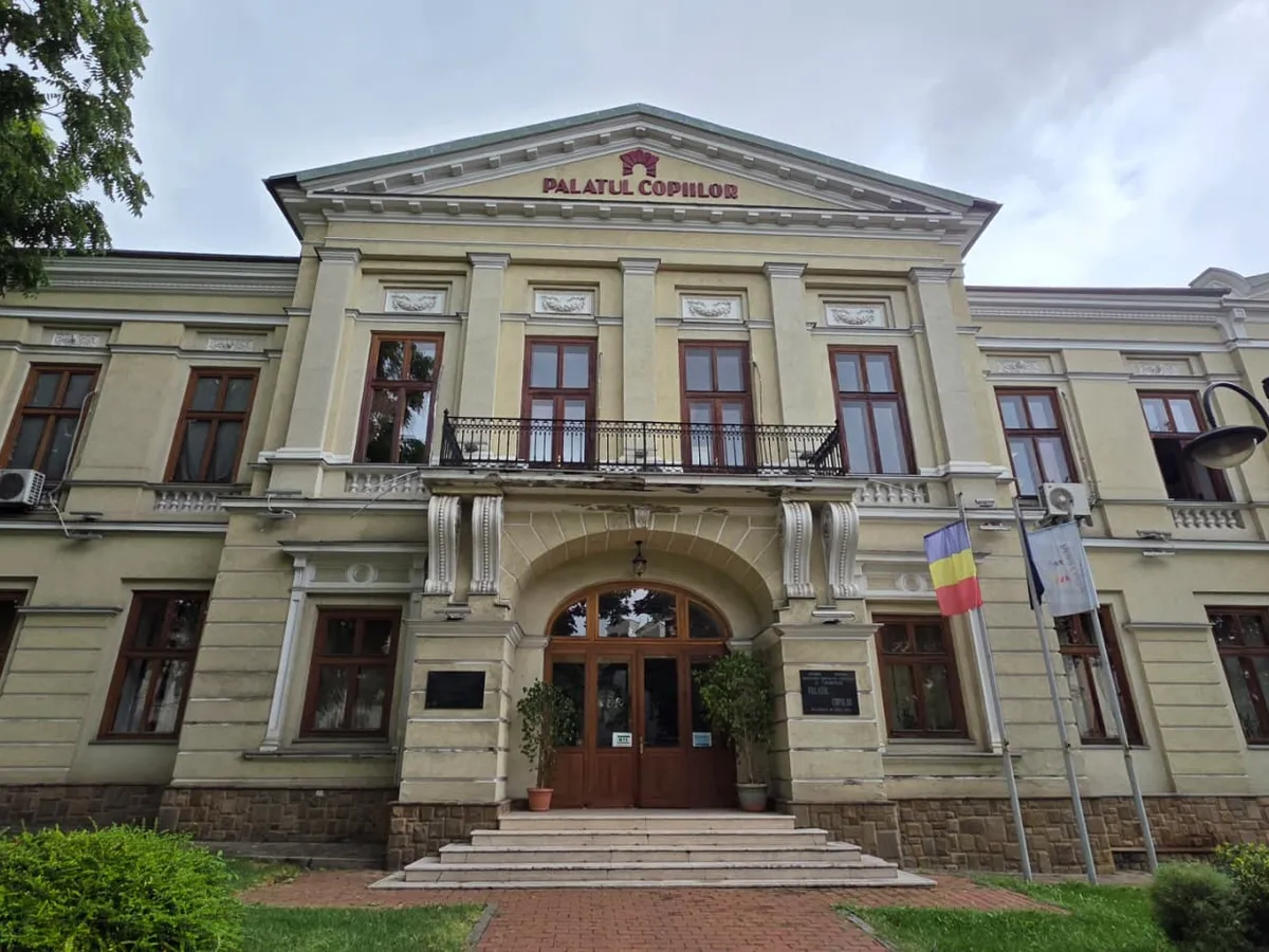 Renunță Ministerul Educației la Palatul Copiilor? Tăieri de 10% din buget, 17 cercuri blocate
