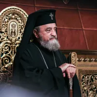 Mitropolitul Ardealului, Laurenţiu Streza, consideră că familia creştină este într-o stare de criză, apelând la femei să nu mai facă avorturi, ci să dea naştere copiilor. / Foto: starsibian.ro