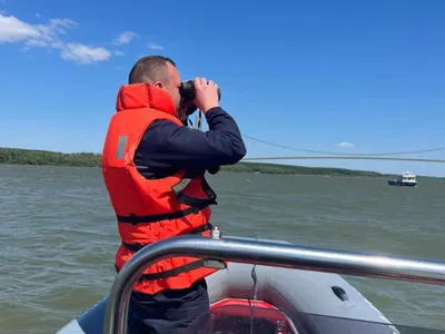 Tânăr de 27 de ani, căutat în apele Dunării, după ce barca în care se afla s-a răsturnat - Foto: News.ro