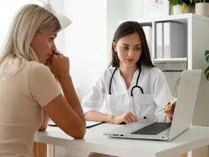 Scandalul concediilor medicale luate de sărbători. Casa de Sănătate: Se acordă în cazuri justificate - Foto: Freepik (rol ilustrativ)