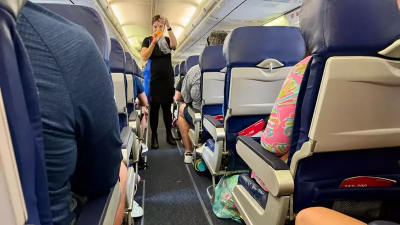 INCIDENT Un avion a aterizat de urgență după ce o însoțitoare a fost păruită. Amendă colosală - Foto: Arhiva / imagine cu rol ilustrativ