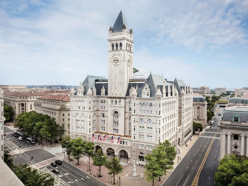 Trump își vinde hotelul din Washington cu 375 milioane de dolari. Acesta va deveni Waldorf Astoria. / Foto: trumphotels.com