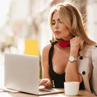 Escrocherie  de 320.000 € pe internet. Un italian s-a îndrăgostit de o româncă și a rămas sărac - Foto: Freepik (rol ilustrativ)