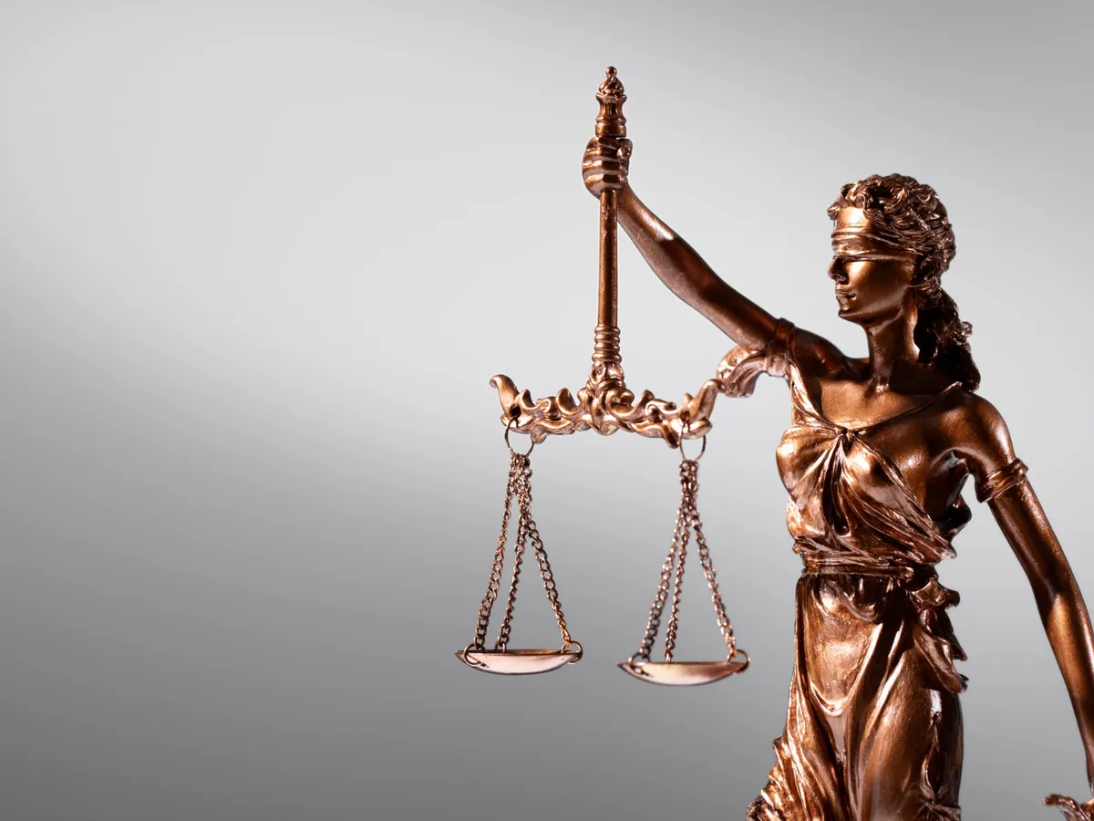 Justiție - Foto: magnific