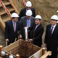 Ponta se laudă că a pus temelia laserului de la Măgurele/FOTO: Facebook.com