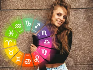 Horoscop 22 mai. Luna în Pești, zi perfectă pentru Lei. Gemenii și Racii primesc sfaturi importante - Foto: Freepik, PNGEGG (Imagine cu rol ilustrativ)