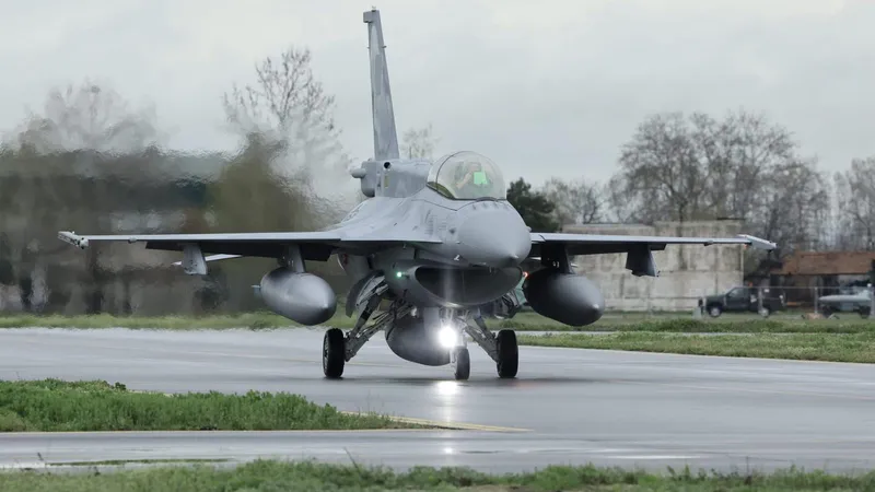 Bulgaria dă 2.500.000.000$ pe 16 avioane F-16. România a luat de 3 ori mai multe cu mai puțin. Cum? - Foto: Facebook