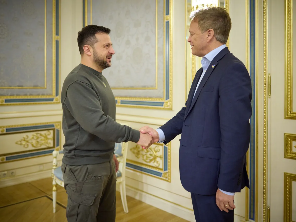 Sir Grant Shapps la Kiev împreună cu Volodimir Zelenski - Foto: Profimedia Images