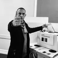 Dan Coroian Vlad este primul român care a votat Foto: Facebook