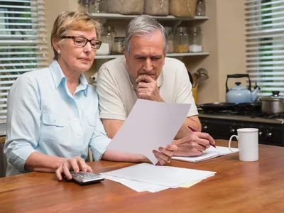 Pensionari supărați la pensie - Foto: Freepik